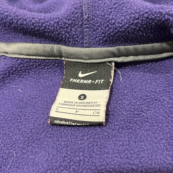 UW Huskies Women’s Nike Hoodie - Picture 5 of 9